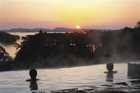 2泊目　ホテル松島大観荘　露天風呂(朝景)